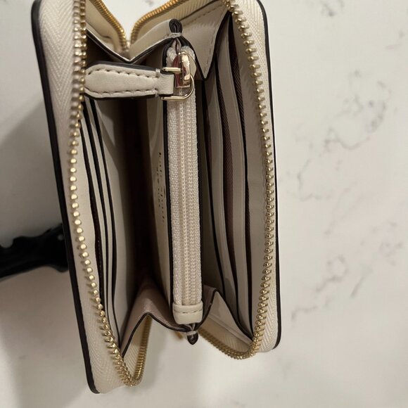 Kate Spade Pineapple zippered wallet - Picture 5 of 5